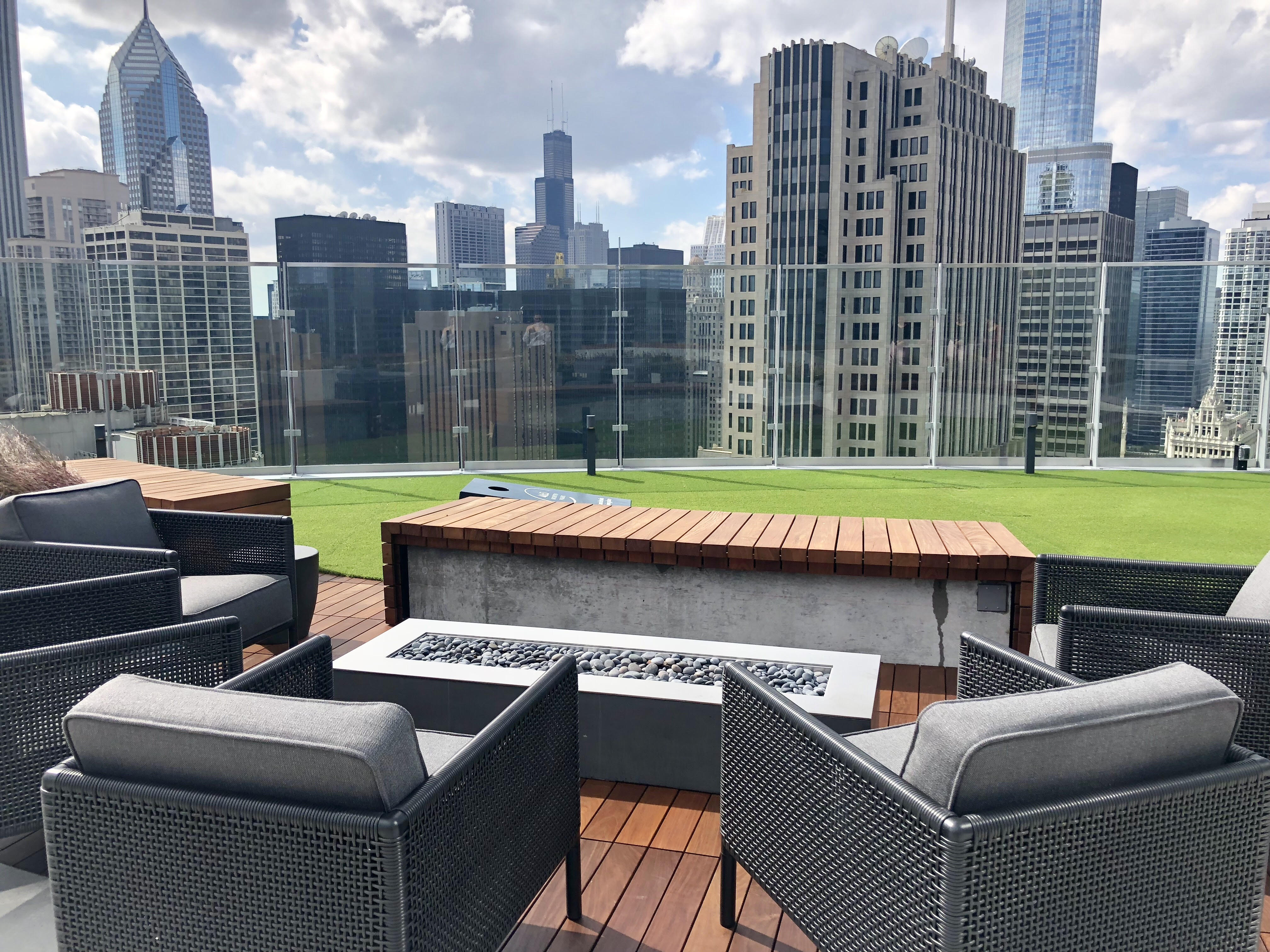 Looking for luxury apartments for rent near Streeterville?