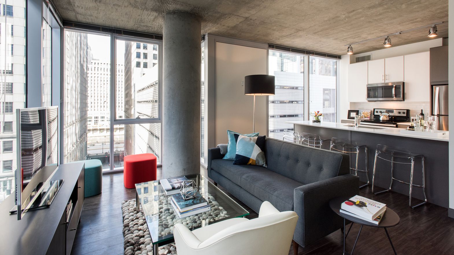 Luxury apartments for rent near the Loop now leasing!