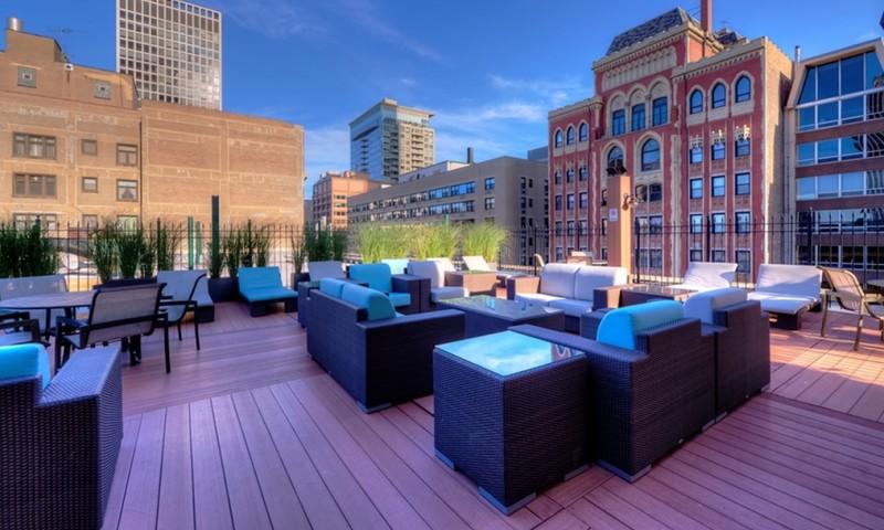 Looking for great deals on luxury apartments near downtown Chicago?