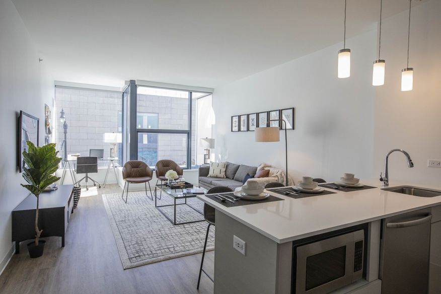 Looking for luxury apartments for rent near west loop?